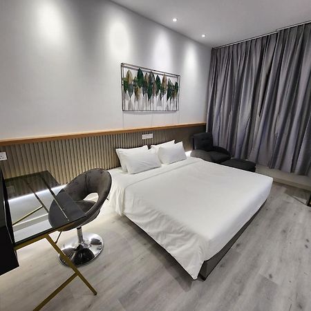 One Point Hotel Kuching Esterno foto