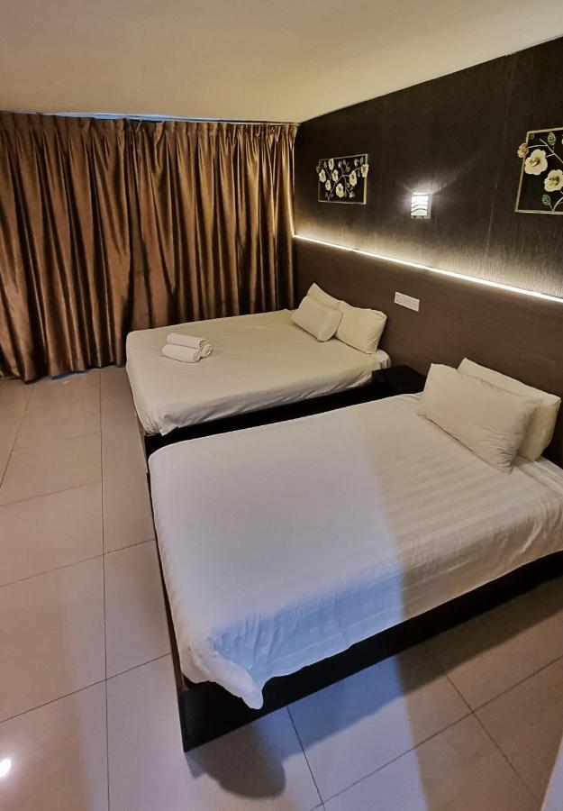 One Point Hotel Kuching Esterno foto