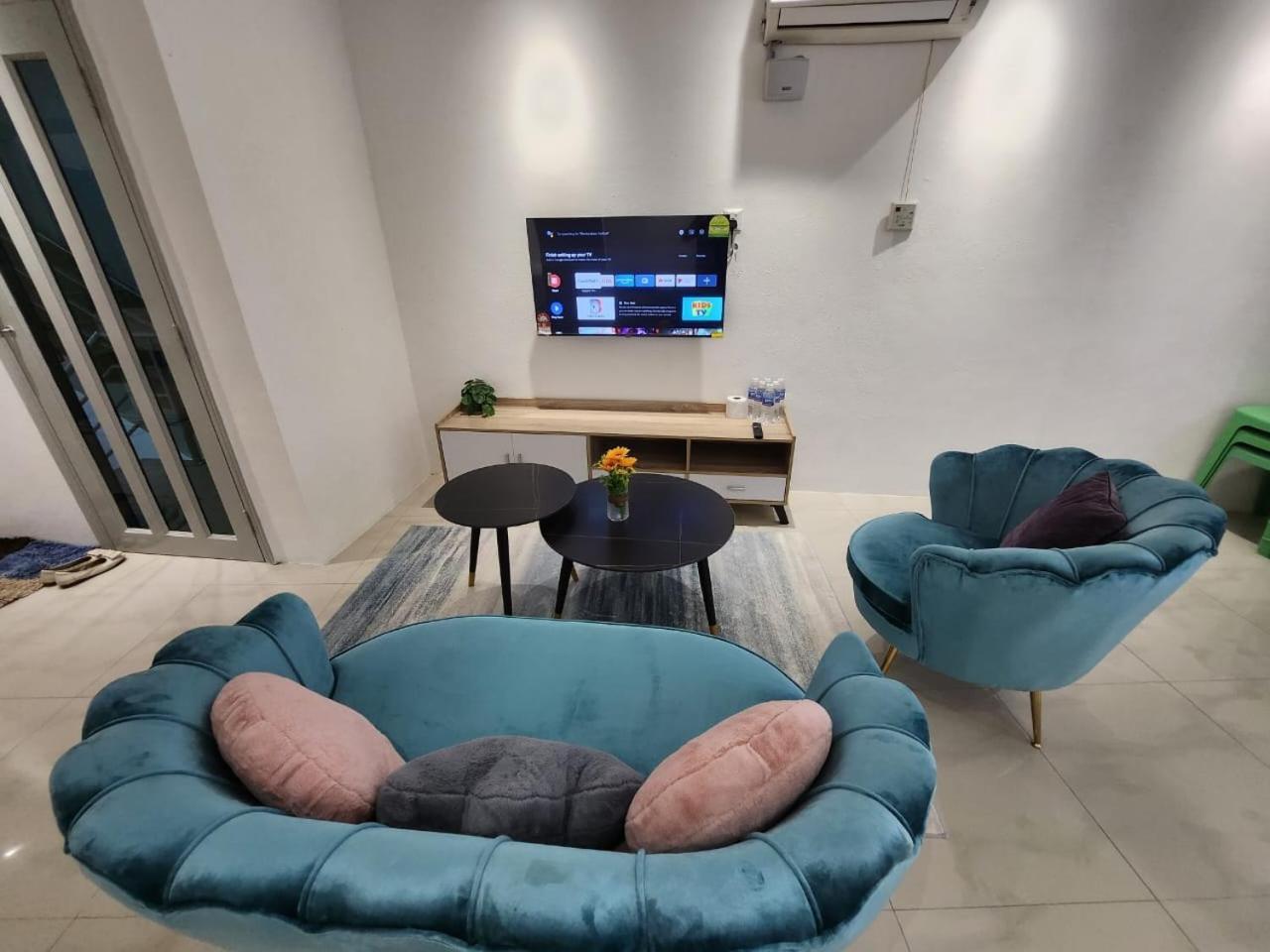 One Point Hotel Kuching Esterno foto