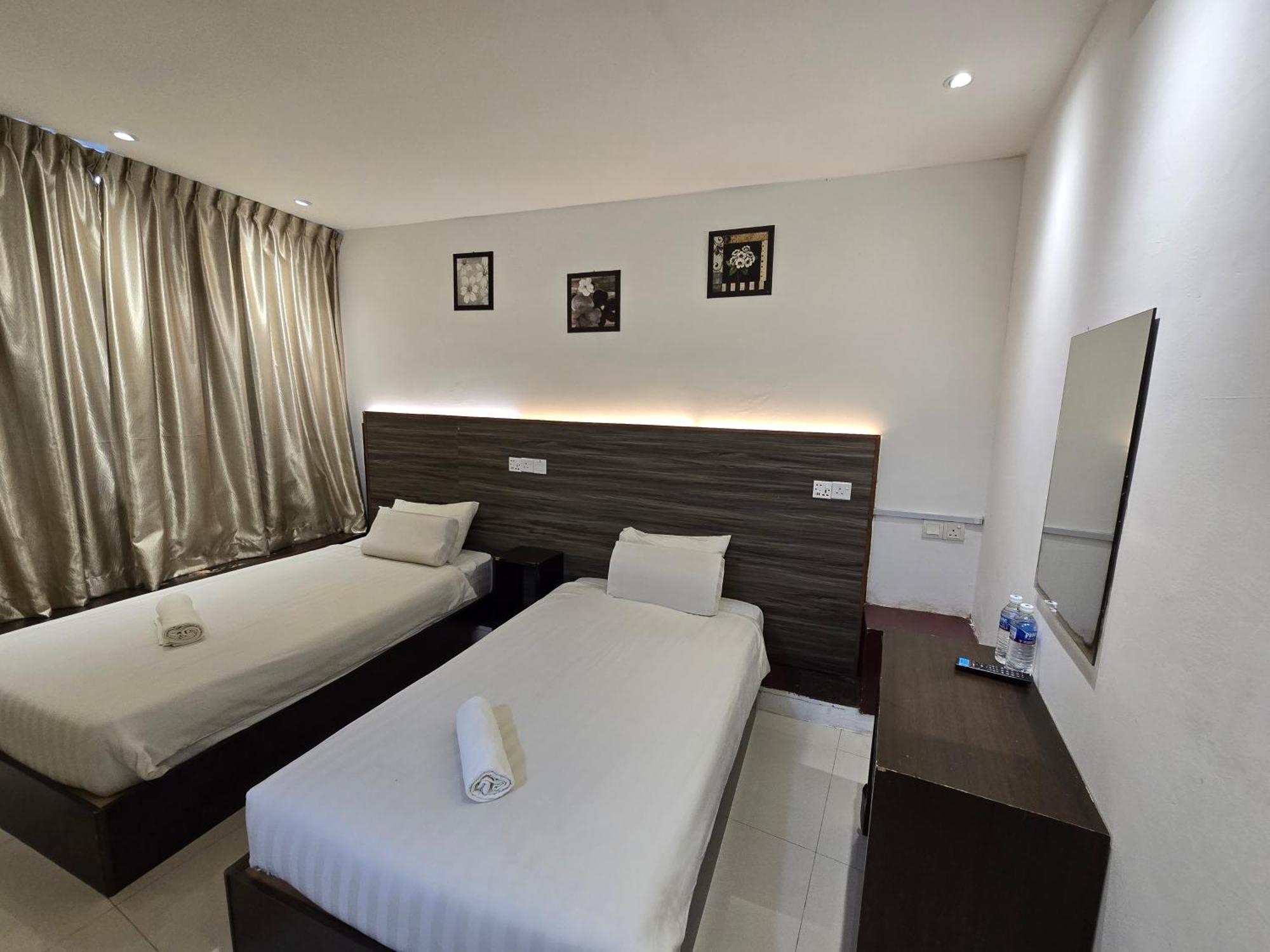 One Point Hotel Kuching Esterno foto