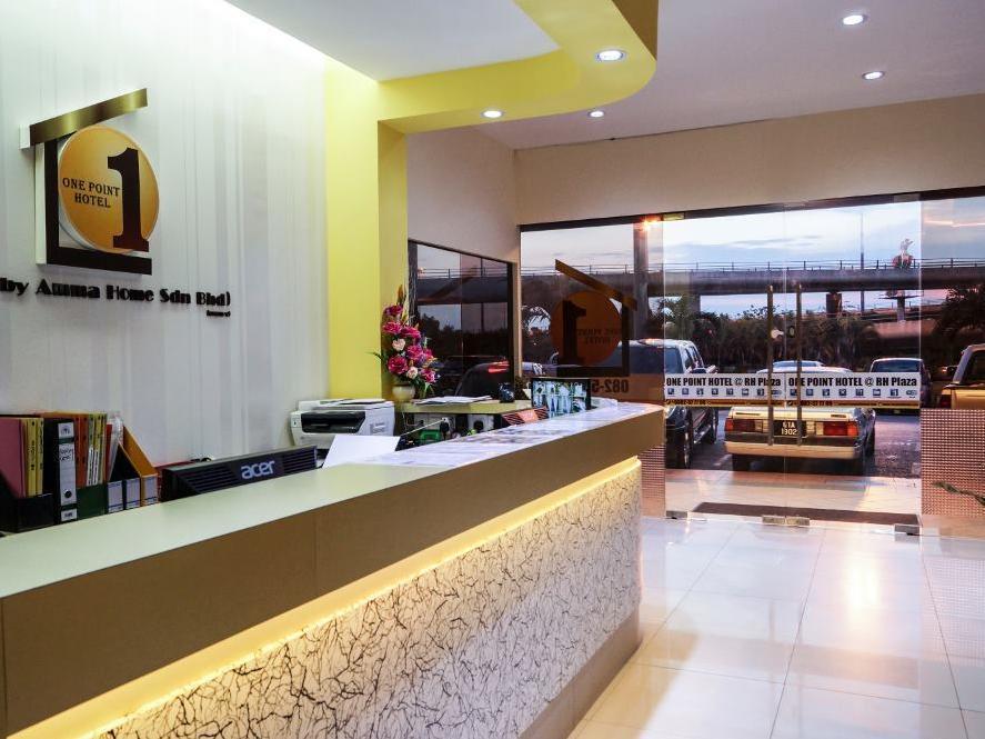 One Point Hotel Kuching Esterno foto