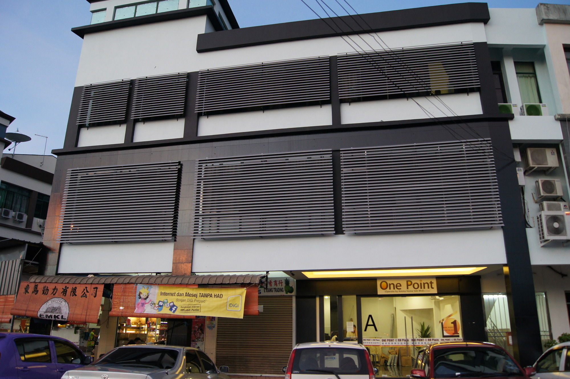One Point Hotel Kuching Esterno foto