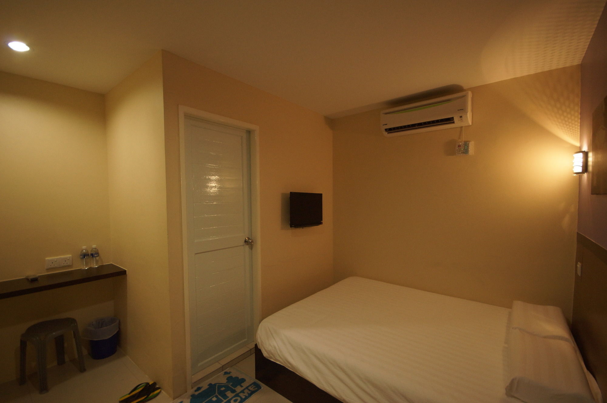 One Point Hotel Kuching Esterno foto