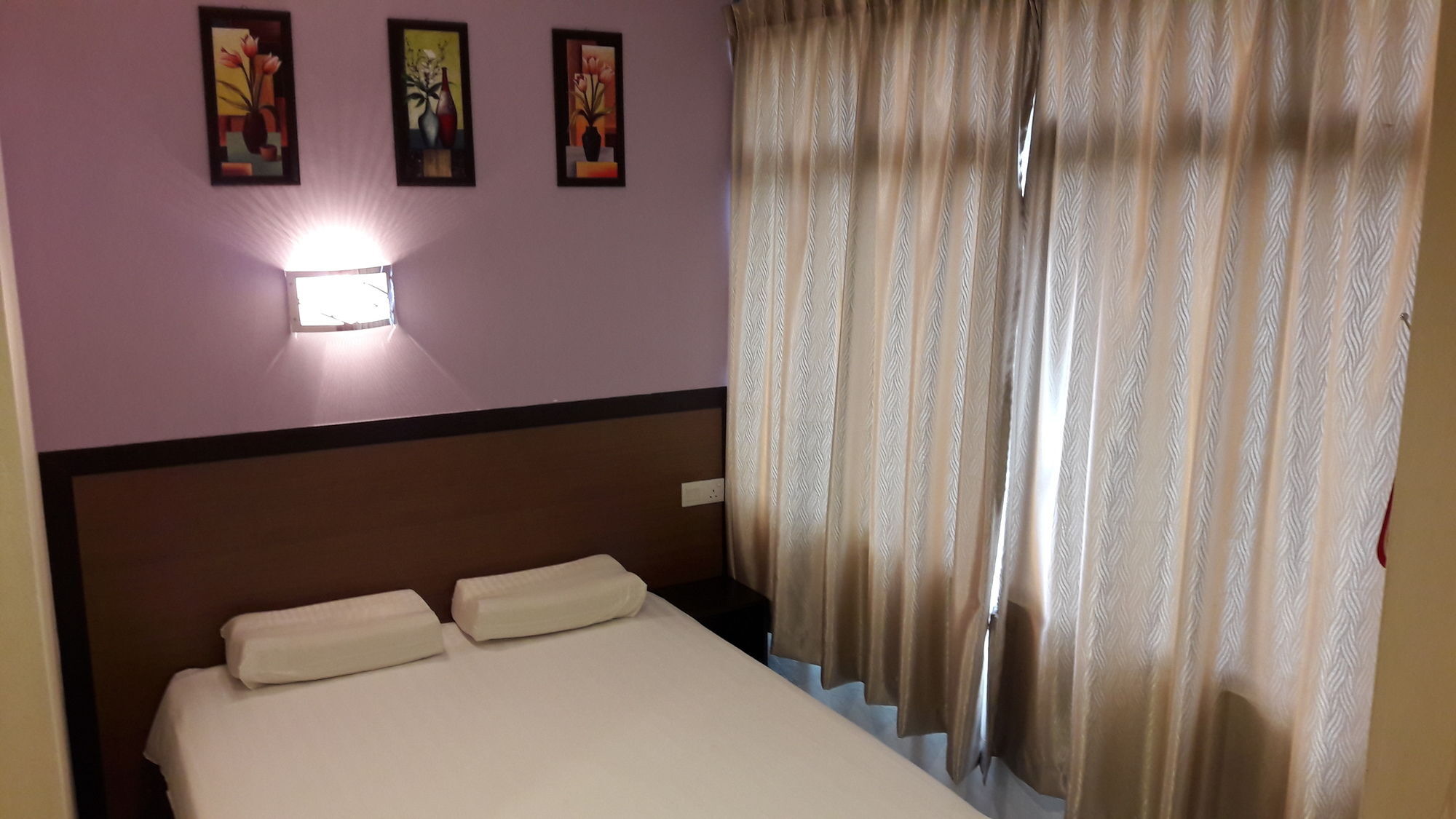One Point Hotel Kuching Esterno foto