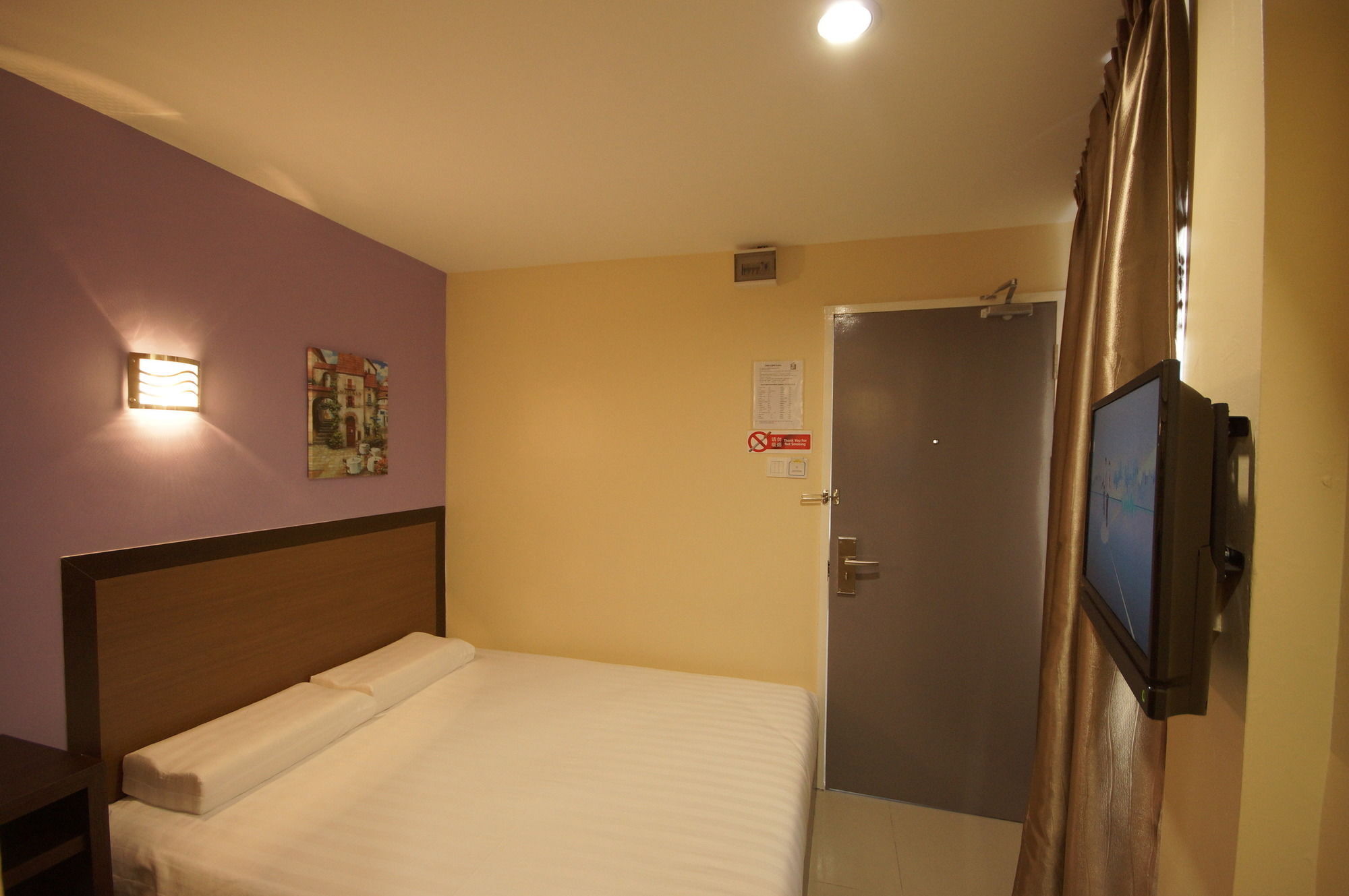 One Point Hotel Kuching Esterno foto
